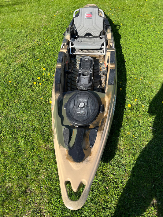 Predator 15’ Speedy Fishing Kayak